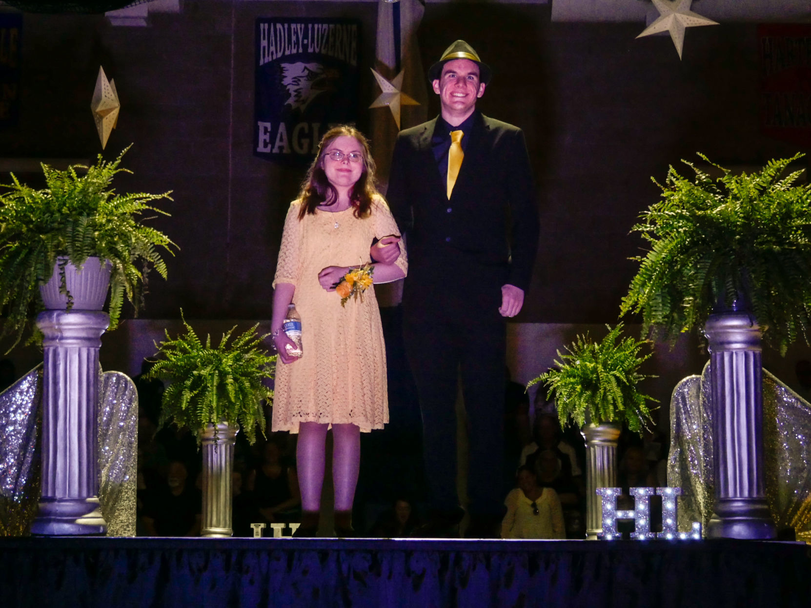 Hadley Prom (10 of 44).jpg